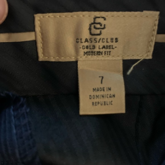 Boys Navy Suit! - Picture 5 of 6